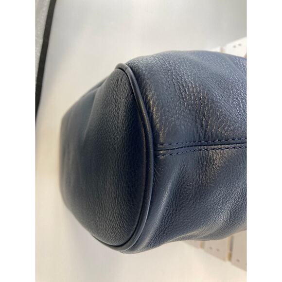 MICHAEL KORS, LARGE NAVY BLUE PEBBLED LEATHER SHOULDER BAG - Picture 11 of 15